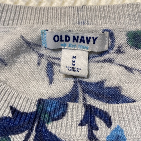 Old Navy Sweater - Picture 2 of 2